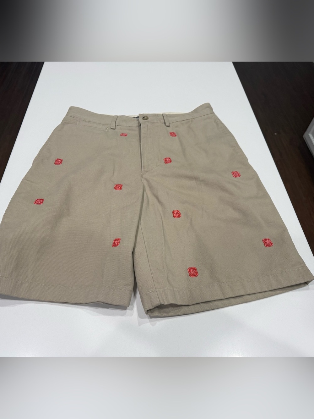 NC State Colony Sportswear Men's Khaki Chino Shorts Embroidered Size 32